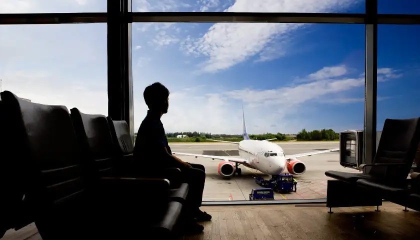 Nubart Sync for security instructions and entertainment in airports and train stations
